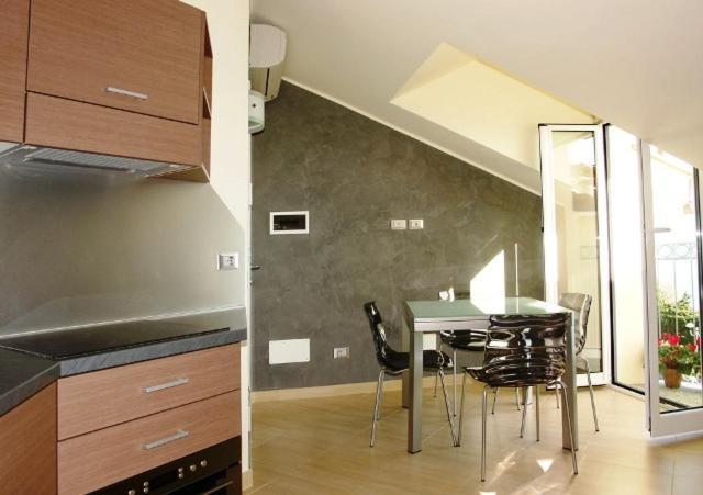 Residence Villa Carmen Fronte Mare A 50 Mt 피에트라리구레 외부 사진