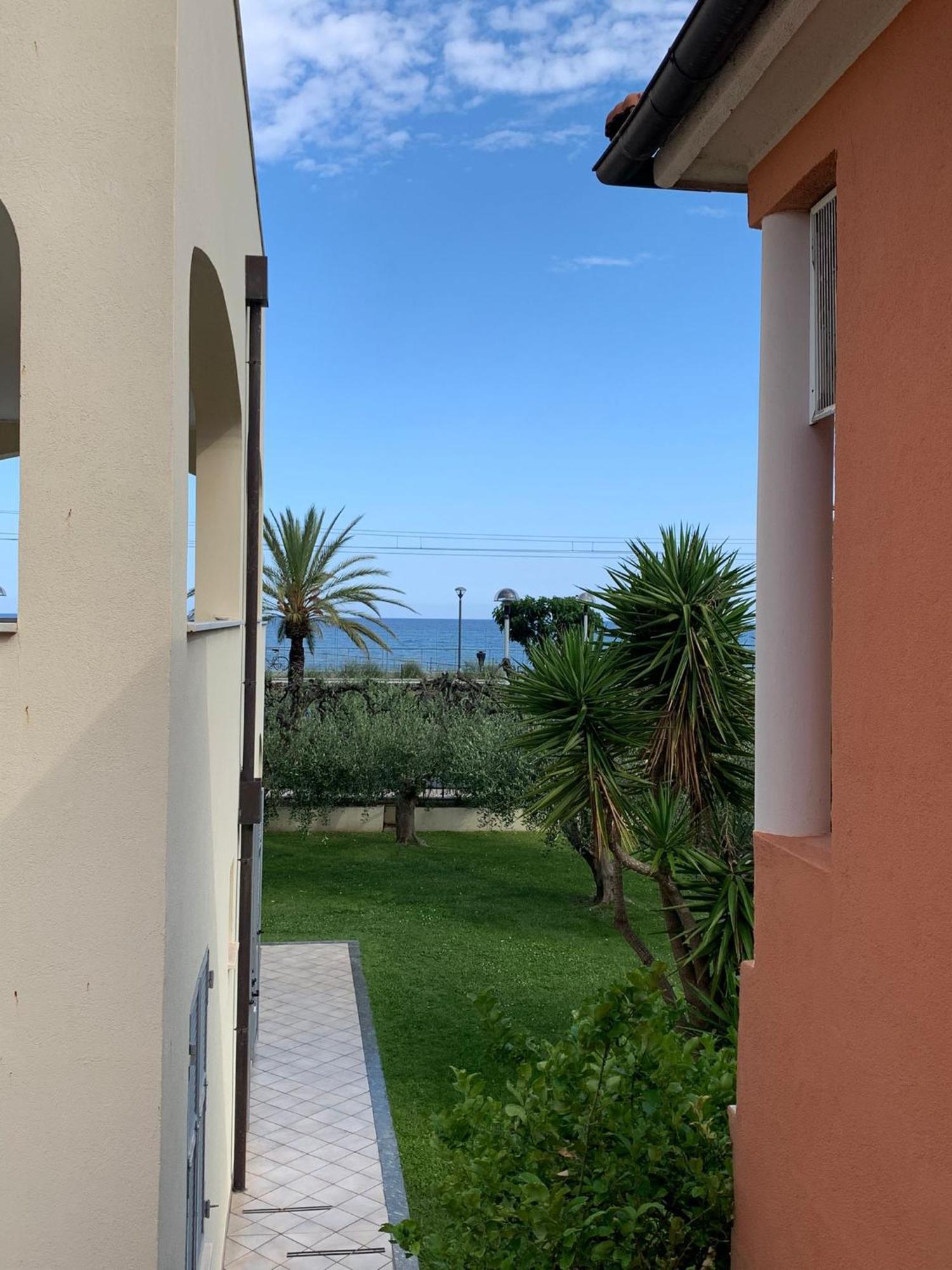 Residence Villa Carmen Fronte Mare A 50 Mt 피에트라리구레 외부 사진