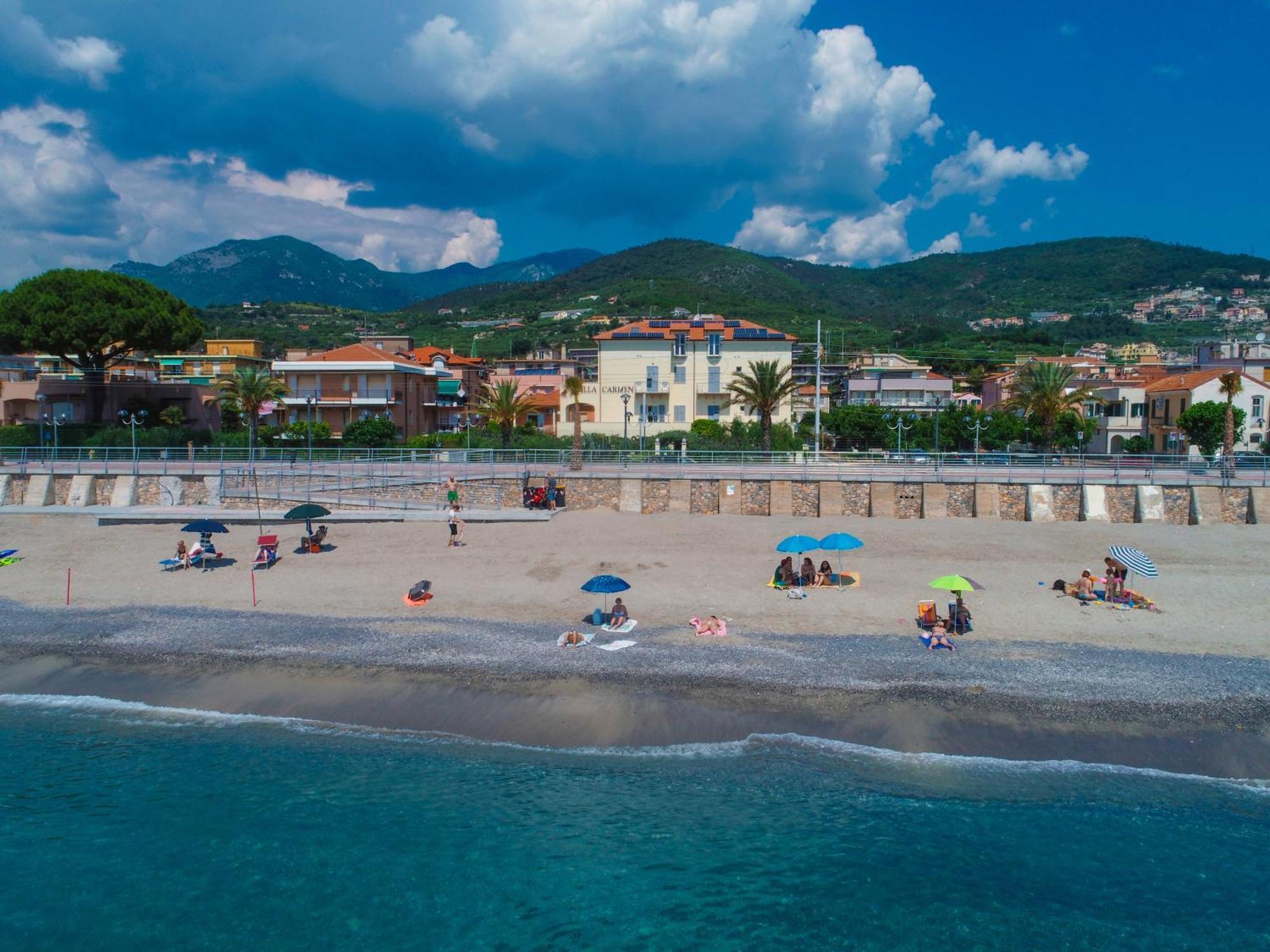 Residence Villa Carmen Fronte Mare A 50 Mt 피에트라리구레 외부 사진