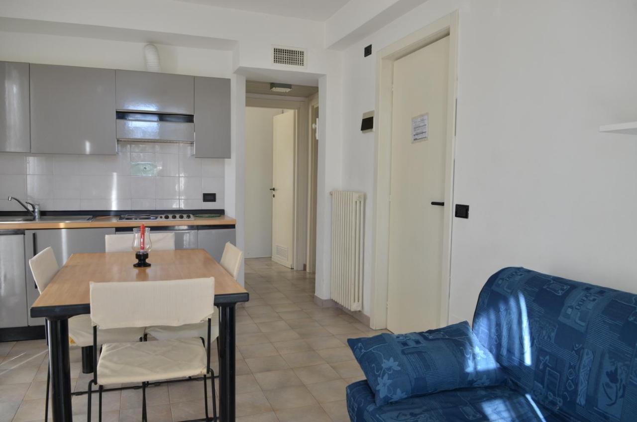 Residence Villa Carmen Fronte Mare A 50 Mt 피에트라리구레 외부 사진