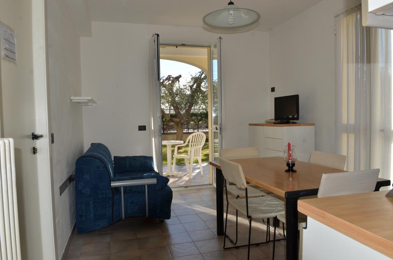 Residence Villa Carmen Fronte Mare A 50 Mt 피에트라리구레 외부 사진